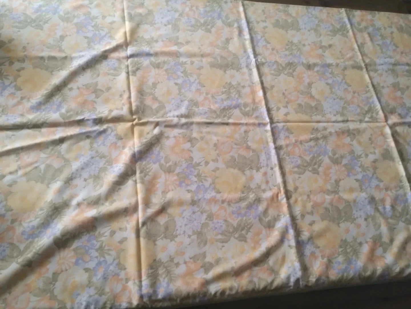 Nappe rectangulaire fleurie pastel